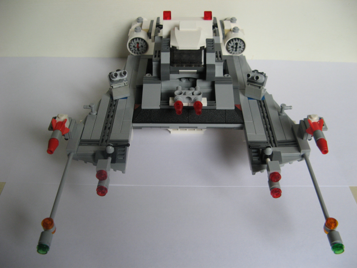 LEGO MOC - In a galaxy far, far away... - 'Pursuer' space ship
