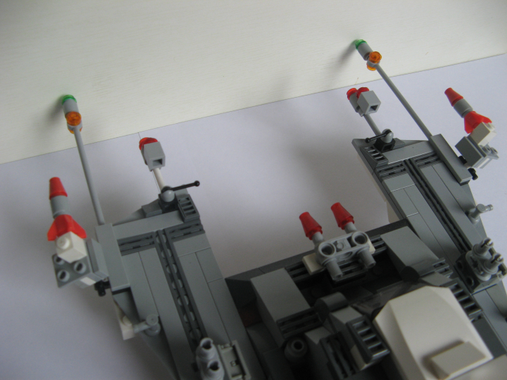 LEGO MOC - In a galaxy far, far away... - 'Pursuer' space ship