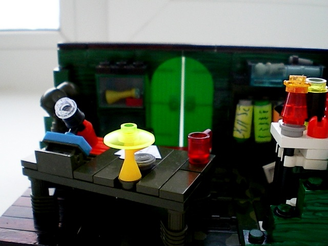 LEGO MOC - Because we can! - 'Воздушный змей Бенджамина Франклина': Пока-что светильники еще на масле и свечах, но великий ученый только что сделал первый вклад в использование электроэнергии!