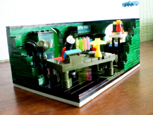 LEGO MOC - Because we can! - 'Воздушный змей Бенджамина Франклина': Разрез стен сделан под просмотр с данного ракурса.