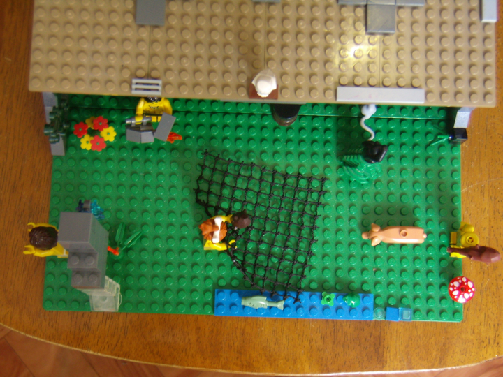 LEGO MOC - Because we can! - Caveman fire discovery: Вид на пещеру древних людей сверху.