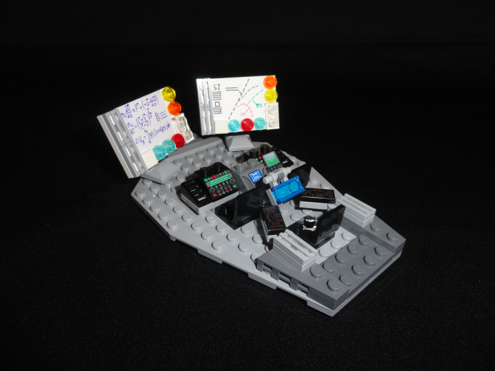 LEGO MOC - Because we can! - Forward to the stars!: Согласитесь, куда приятнее рассматривать технику без этих назойливых людишек? :)
