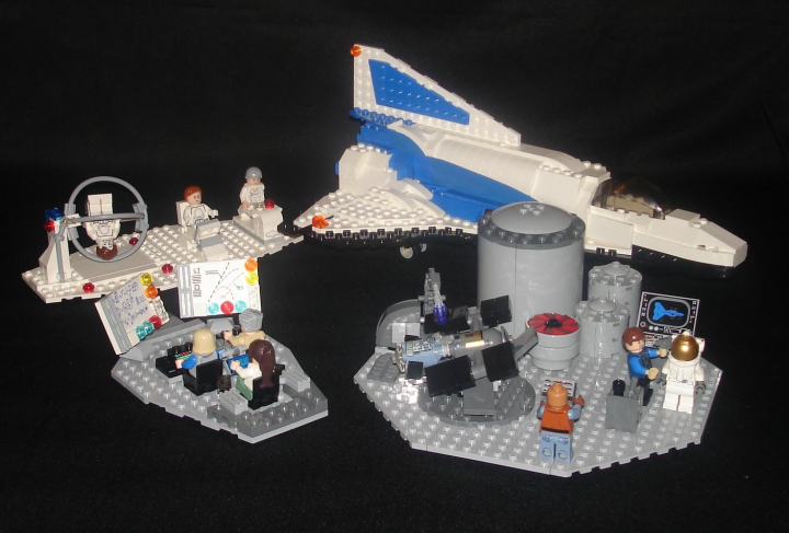 LEGO MOC - Because we can! - Forward to the stars!: Надеюсь, вас понравилось.<br />
Спасибо за просмотр!<br />
<br />
<br />
<br />
p.s. Эй, хотите узнать кое что интересное? <br />
Я покажу, только убедитесь, что за вами не ведется слежка.<br />
Вы когда нибудь задумывались, откуда взялись некоторые современные технологии?<br />
Годы застоя и вдруг необъяснимый прорыв в этой области?<br />
Давайте спустимся ниже. Совсем чуть-чуть. Всего 50 этажей.
