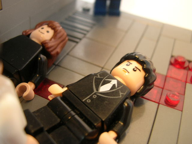 LEGO MOC - Heroes and villians - Crime Alley (Batman MOC): Убитые родители Брюса.