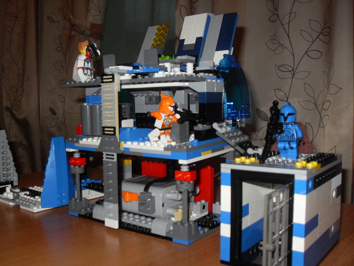 LEGO MOC - Heroes and villians - Batman's Lair