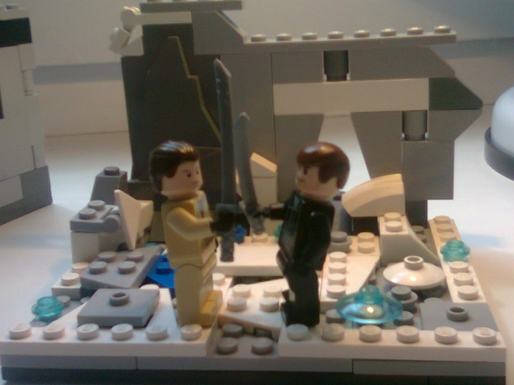 LEGO MOC - Heroes and villians - League of Assassins Lair from the 'Batman:Begins': брюс вэйн в схватке с Анри Дюккардом  на льдах гор<br />
