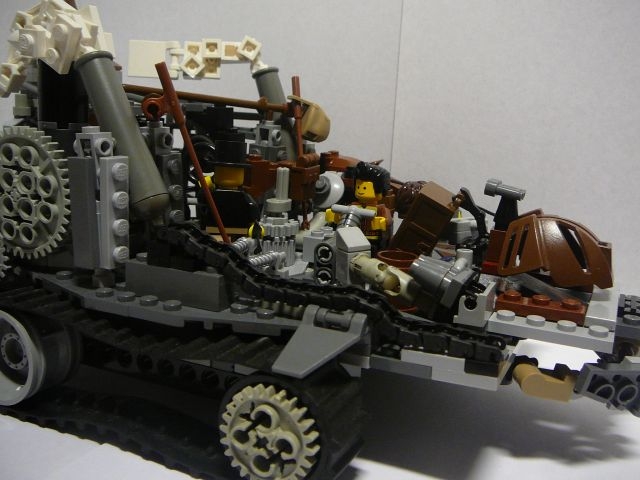 LEGO MOC - Steampunk Machine - Steampunk moving platform: Спереди справа: