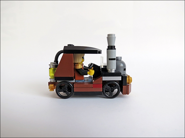 LEGO MOC - Steampunk Machine - Car 3177 SteamPunk Edition :): Выход из паромобиля прост и быстр, ведь дверей нет