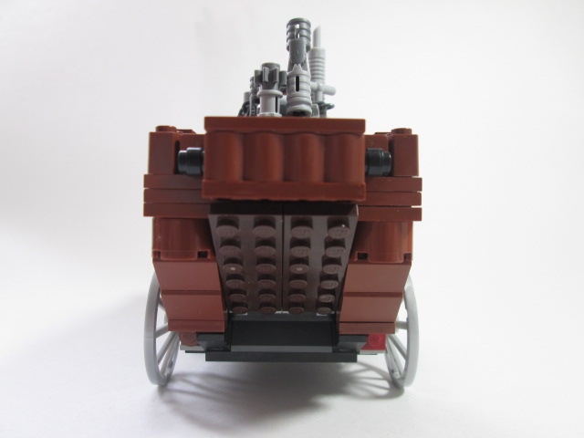 LEGO MOC - Steampunk Machine - Колесная машина: Вид спереди. Выглядит не слишком хорошо.