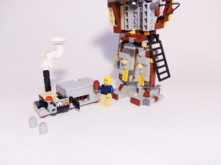 LEGO MOC - Steampunk Machine - Heavy Steam Helper 1: ...заправить на стационарном парогенераторе комплект использованных контейнеров.