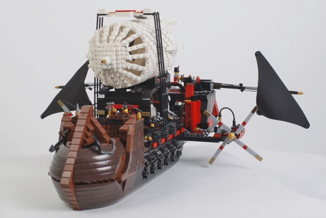 LEGO MOC - Steampunk Machine - FS-041m: Количество команды, для успешного управления всеми механизмами корабля - 5 человек.