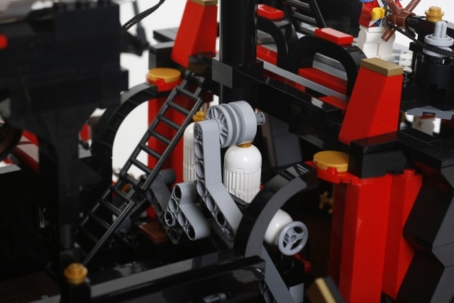 LEGO MOC - Steampunk Machine - FS-041m: паровая машина - с двумя баллонами газа (они белого цвета)