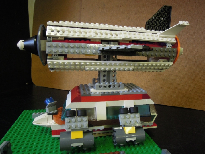 LEGO MOC - Mini-contest 'Zeppelin Battle' - Flying Bus