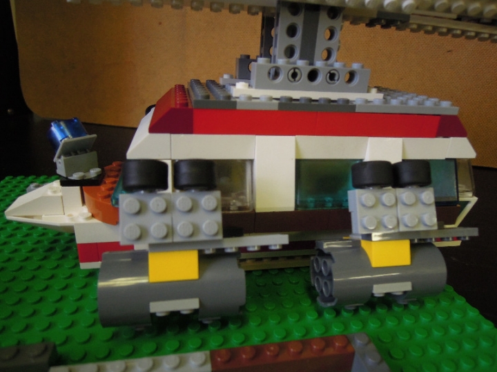 LEGO MOC - Mini-contest 'Zeppelin Battle' - Flying Bus