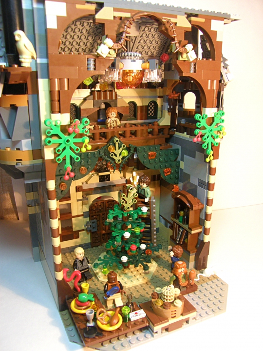 LEGO MOC - New Year's Brick 2014 - Старый исландский новогодний дом: Внутри идет подготовка к новому году.