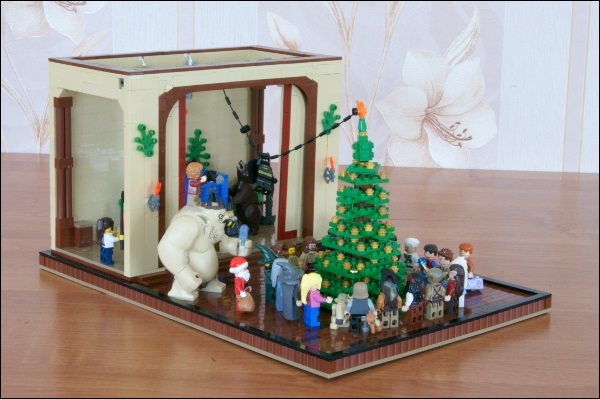 LEGO MOC - New Year's Brick 2014 - Новогоднее веселье!: Ну например, здесь бок о бок стоят эльф и гоблин, Гэндальф, Дамблдор и 'драконий волшебник' и два путешественника во времени -  Марти Макфлай и десятый Доктор.