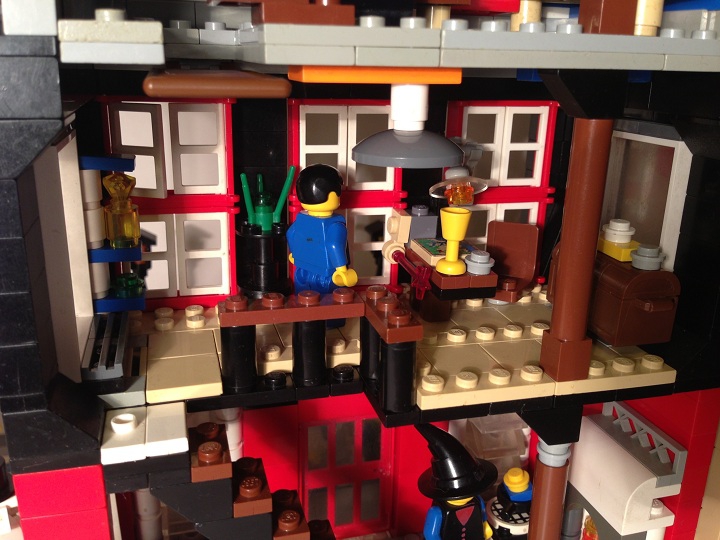 LEGO MOC - New Year's Brick 2014 - Новый 2014 LeGod: Второй этаж. Здесь нечто похожее на рабочий кабинет.