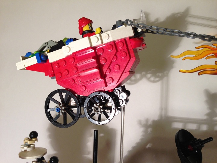 LEGO MOC - New Year's Brick 2014 - Новый 2014 LeGod: Колесница Деда Мороза. История ее создания очень забавная - она на самом деле делалась как шапка для статуи Деда, но я случайно заметил, что из нее выйдет неплохая повозка, и после небольших доработок она в нее и превратилась ))