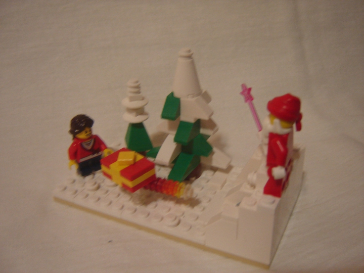 LEGO MOC - New Year's Brick 2014 - Новогодние волшебство: вид с другого ракурса