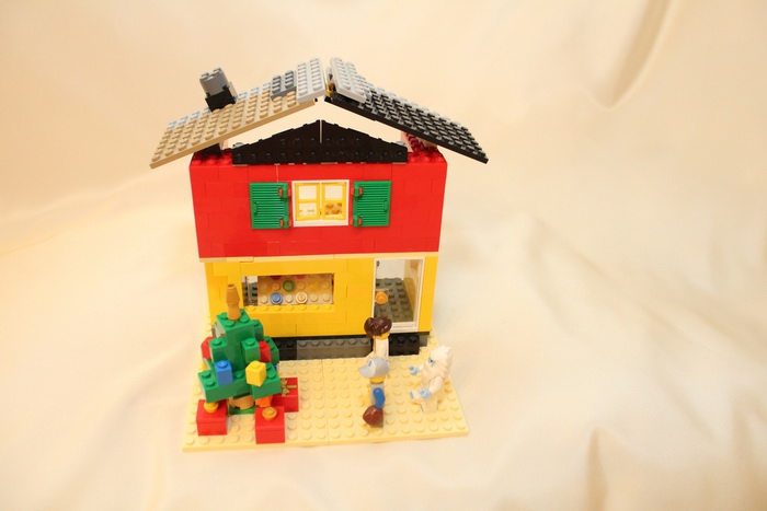 LEGO MOC - New Year's Brick 2014 - Новогодняя кондитерская лавка: вид сверху