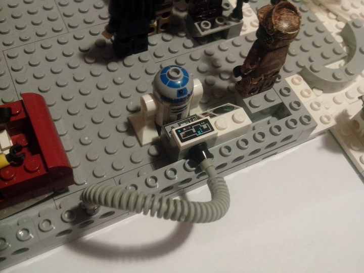 LEGO MOC - New Year's Brick 2014 - Новый Год, не только есть на нашей планете...: R2- управляет всей техникой