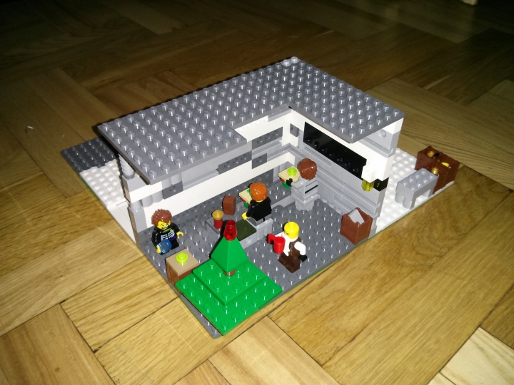 LEGO MOC - New Year's Brick 2014 - С Новым Годом!: Вид с зади.
