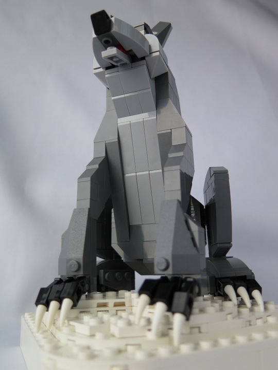 LEGO MOC - 16x16: Character - Ловись рыбка мала и велика!: Но он сидит и ловит. Ведь Лиса ему пообещала!