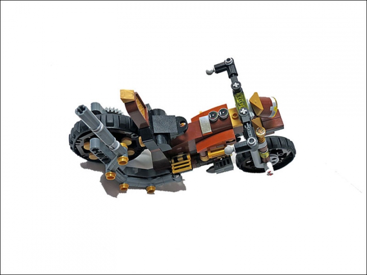 LEGO MOC - Mini-contest 'Lego Technic Motorcycles' - SteamBike 'AnSign': Компоновка байка схожа с современными моделями. Основной паровой котел находится на привычном месте бензобака.