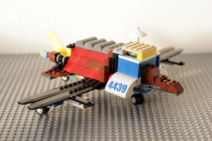 LEGO MOC - LDD-contest '20th-century military equipment‎' - Небольшая армия 20-го века.: Бомбардировщик номер 4439.