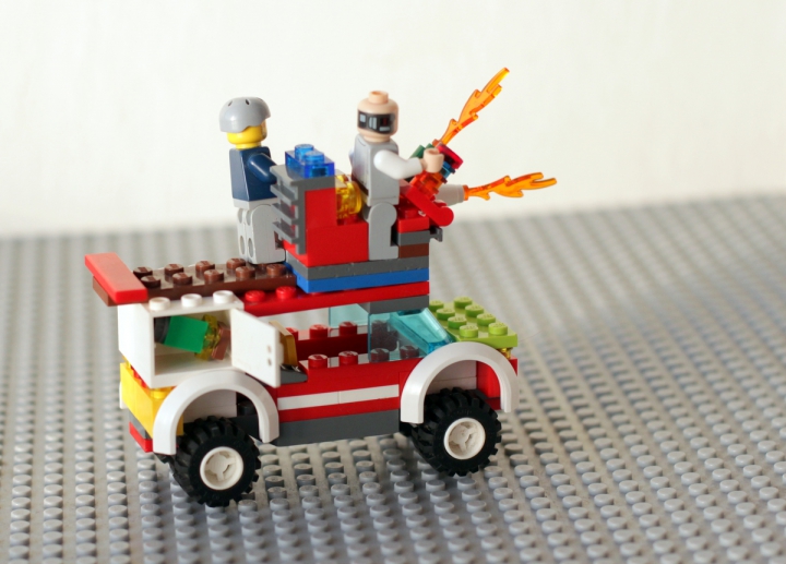 LEGO MOC - LDD-contest '20th-century military equipment‎' - Небольшая армия 20-го века.: Мощные пулемёты на всякий случай, граната в багажнике и два артиллериста.
