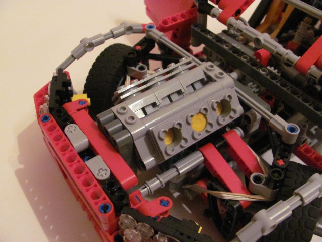 LEGO MOC - Technic-contest 'Car' - Nissan Skyline GT-R R34.: В двигательном отсеке не стал заморачиваться - т.к. не умею) Лишь двигатель и распорка передних колес.