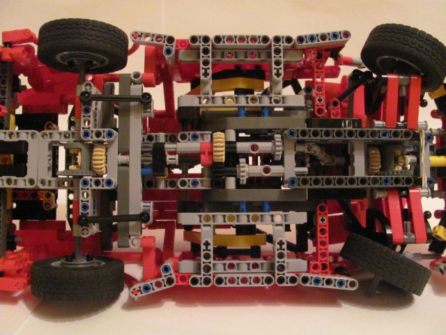 LEGO MOC - Technic-contest 'Car' - Nissan Skyline GT-R R34.: Днище. Тут все просто - коробка от Нико, сзади 'качалка', спереди посложнее - самодельная независимка с приводом.