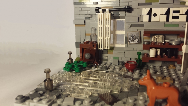 LEGO MOC - Конкурс «Советское кино» - Andrei Tarkovsky’s 'Nostalghia': Обратите внимание на тумбочку со сломанной дверцей, лужу, занавески, надпись 1+1=1.