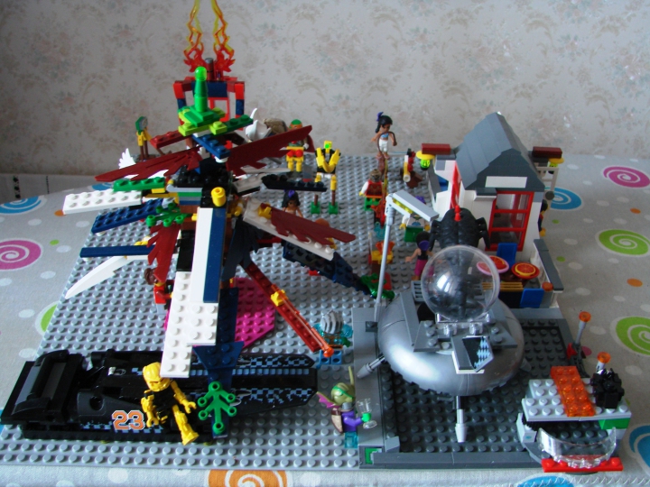 LEGO MOC - New Year's Brick 3015 - Вечеринка с инопланетянами: С этого ракурса можно рассмотреть космодром.