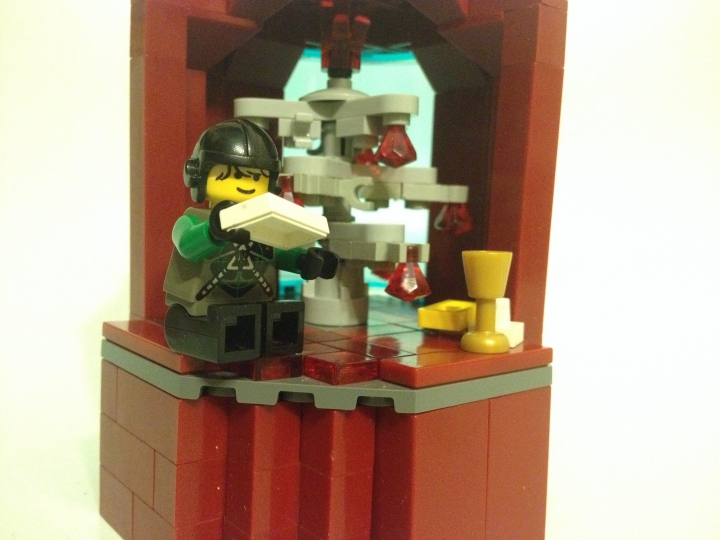 LEGO MOC - New Year's Brick 3015 - Новый год в солнечной системе Москва .: По пустому бокалу и счастливой физиономии Джека стало понятно , что 3015-ый год был встречен успешно !