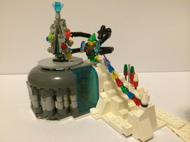 LEGO MOC - New Year's Brick 3015 - Отдел получения писем с других планет: При помощи экзо-скелета эльф  украшает ёлку, ест мороженое, вешает гирлянду и моет окно.