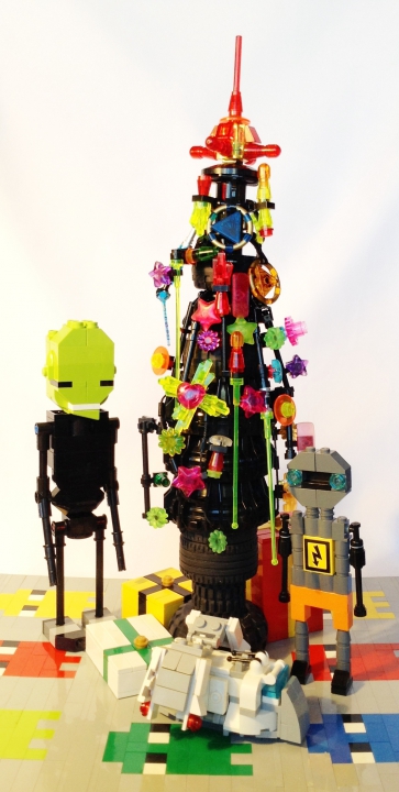 LEGO MOC - New Year's Brick 3015 - Дед мороз 3015: Гуманойдикус и Железякус соорудили свою елку из различных шин и колес.