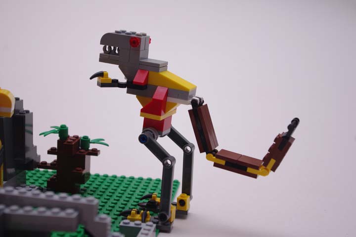 LEGO MOC - Jurassic World - Один день из жизни аллозавра: - ээ...ну может тогда хотя бы одно? Вон то, с краю!<br />
-Нет! Уходи пока цел! 