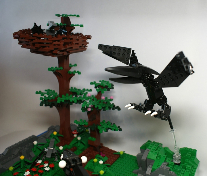 LEGO MOC - Jurassic World - Легкая добыча?: Мама-птеранодон готова к смертельной схватке