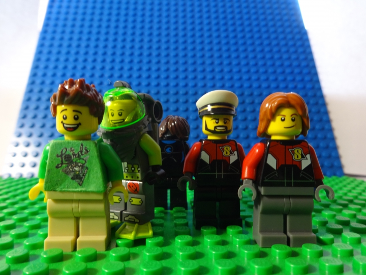 LEGO MOC - Submersibles -  Глубоководный исследовательский батискаф: И напоследок стоит вся команда! <br />
 <br />
 Спасибо за просмотр!!!  <br />
А кто из команды мой одноклассник? Угадайте. (Я отвечу после голосований). 