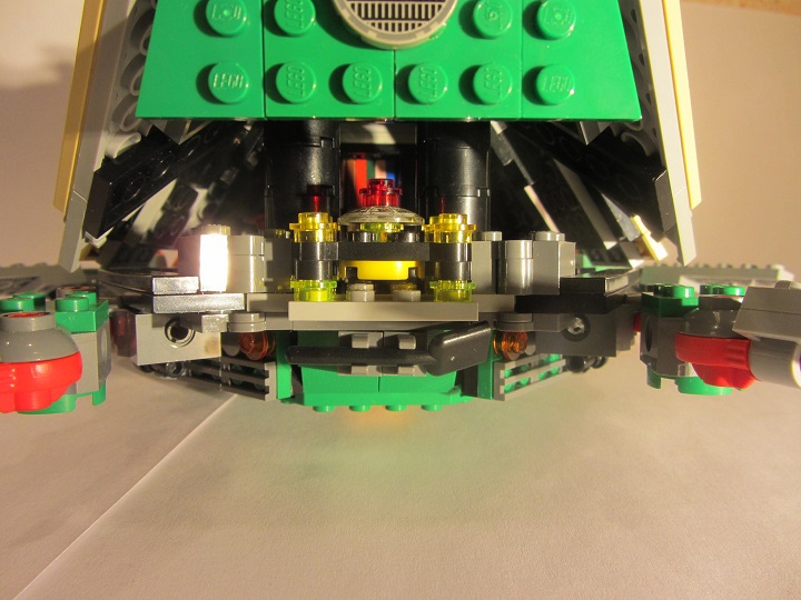LEGO MOC - Submersibles - Тортилус: Невероятностный двигатель. Расположен как у Запорожца.