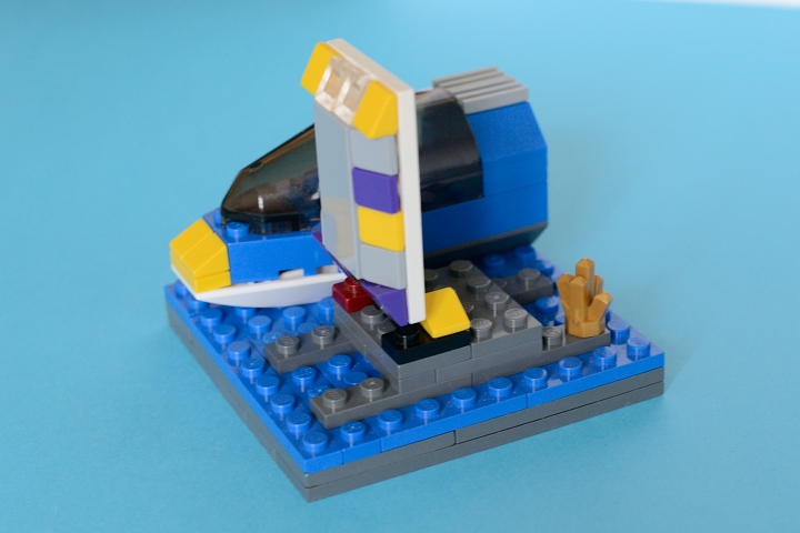 LEGO MOC - Battle of the Masters 'In cube' - СОРЕВНОВАНИЕ: Впереди парусник. У него надут парус. Сзади кристалл.