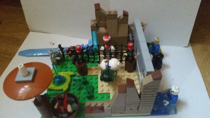 LEGO MOC - Инопланетная жизнь - Планета 'Земля змей' : 1. Моя работа справа. 