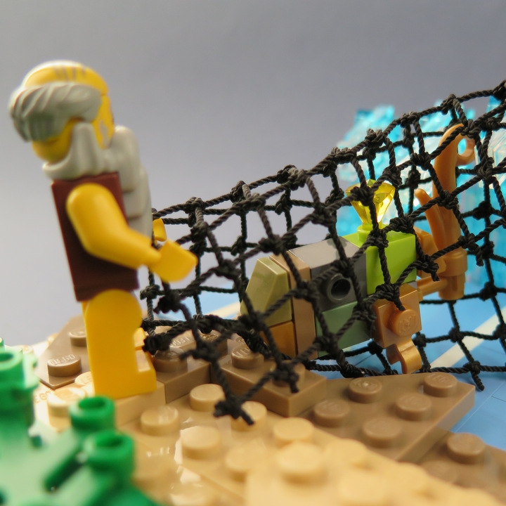 LEGO MOC - Russian Tales' Wonders - The Tale of the Fisherman and the Fish:  Снова Старик закинул невод -<br />
пришел невод с одною рыбкой,<br />
с непростою рыбкой, - золотою.