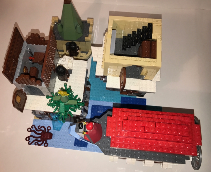 LEGO MOC - New Year's Brick 2017 - Новый год на планете великанов: Их традиции этого праздника были довольно похожи на наши: новогодняя елка, дед мороз – все это очень напоминает новый год на земле.
