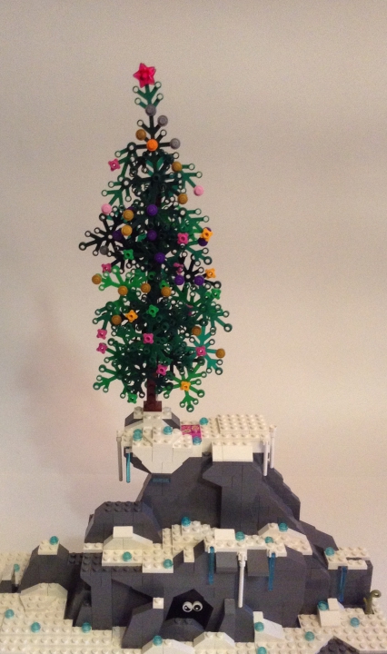 LEGO MOC - New Year's Brick 2017 - Операция 'Много подарков для Оркомикселей'