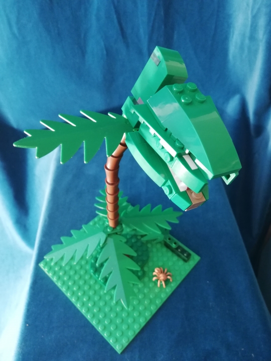 LEGO MOC - 16x16: Botany - Рося́нка (лат. Drósera)