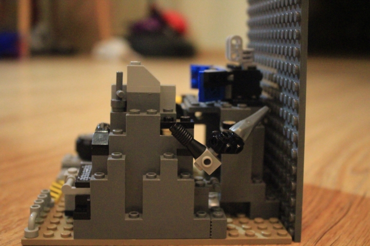 LEGO MOC - 16x16: Batman-80 - Мини Бэтпещера: Вид с боку 