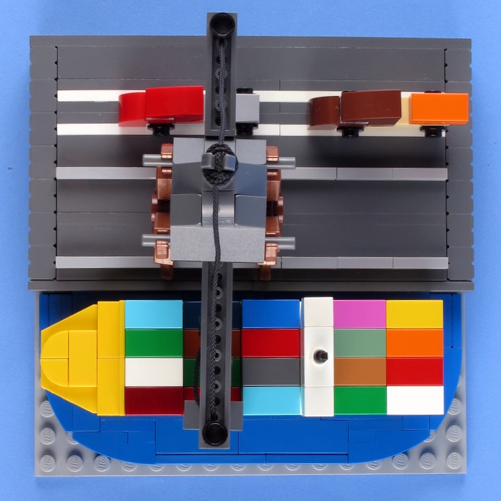 LEGO MOC - 16x16: Micro - МорПорт: Техническое фото 1 (сверху). Видно, что всё помещается на подставке 16*16.