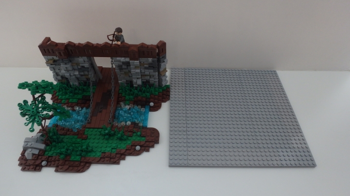 LEGO MOC - Младшая лига. Конкурс 'Средневековье'. - Крепостные врата: Поскольку в конкурсе есть ограничение в размере работы (максимум 32х32), я построил пластину размером 32х30